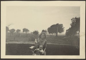 [女と子供] 作： Louis Fleckenstein