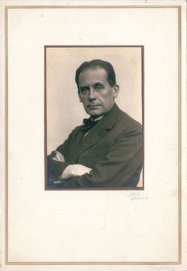 ウォルター・グロピウス（1883-1969）。 1920年代初頭 作： Louis Held