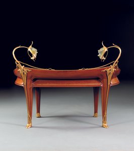 「ラン科」デスク、1903年頃 作： Louis Majorelle