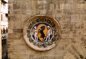 ギルド「メルカンツィア」の紋章 作： Luca Della Robbia
