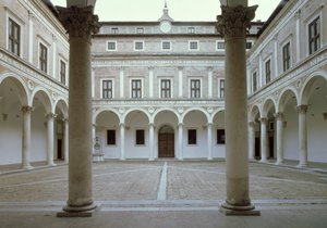 Cortile d&39;Onore（中庭の名誉）の眺めc.1470-75 作： Luciano Laurana