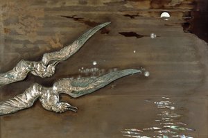 シルバーカモメを施したメタルラッカーパネル、1900年頃（メタルラッカーパネル、シルバー） 作： Lucien Gaillard