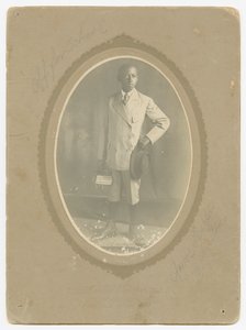 学校に向かうエイモス・ハーパーの写真。 1910年。 作： Lucius Harper