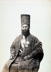 民族衣装を着た男性。イラン 作： Luigi Montabone