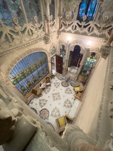 カサ・ナバスのホール 作： Luis Domenech i Montaner
