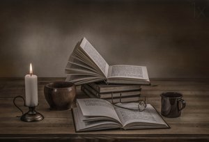 キャンドルライト・ブックス 作： Margareth Perfoncio