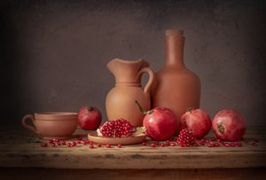 素朴なザクロの静物画 作： 