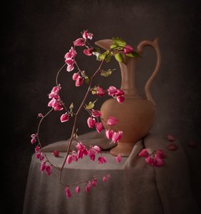 優雅なピンクの静物画