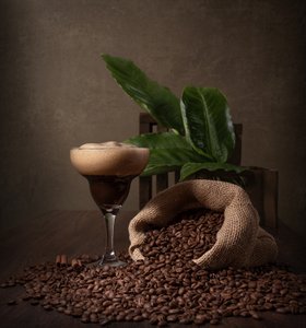 濃厚なコーヒーの静物画 作： 
