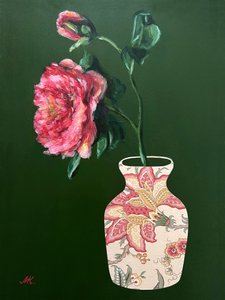 鮮やかなピンクの花柄の花瓶 作： Marina Kozyr