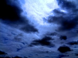 空 作： Martina Konitzky