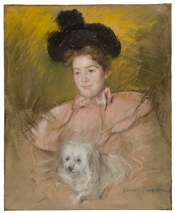 ラズベリーの衣装を着た女性が犬を抱いている姿 1901年頃 作： Mary Cassatt