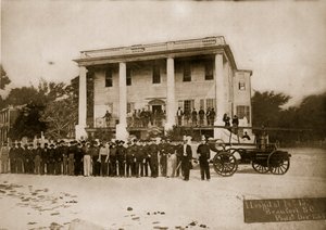 病院番号15、サウスカロライナ州ビューフォート、1864 作： Mathew B. Brady