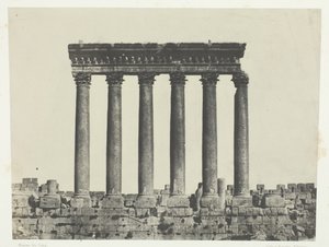 バールベック・ヘリオポリス、太陽の神殿の柱廊、シリア、184951年、印刷は1852年。 作： Maxime Du Camp