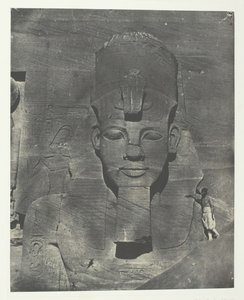 イブサンブール、フレ・ヌビア、パレスチナ、シリアのスペオスの中世の埋葬された巨像、184951年、印刷1852年 作： Maxime Du Camp
