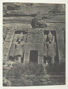 イブサンブール、ハトホルのスペオスへの入り口、ヌビア、184951年、印刷1852年。 作： Maxime Du Camp
