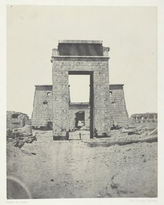 カルナック、コンの神殿のプロパイロン、テーベ、184951年、1852年印刷。