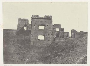 Medinet-Habou、Gynécée de Ramsès-Mèiamoun の東側ファサード。 テーベ 作： Maxime Du Camp