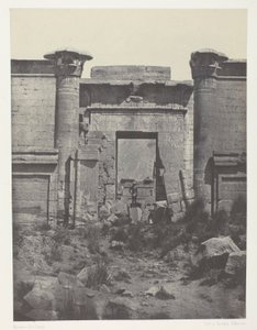 Medinet-Habou、ThutmoseumのPropylaea。 テーベ 作： Maxime Du Camp
