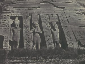 ヌビアです。イブサンブル。ハトホルのスペオスの北側、1850年。 作： Maxime Du Camp