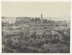 カルカック宮殿、廃墟の全景、東向き、テーベ、184951 年、1852 年に印刷。 作： Maxime Du Camp