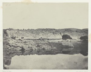 エジプト、ヌビエ、パレスチナ、シリア」（1852年）より、「ニル山脈（アブー・コリ村）、フィロエの北からの眺め；ヌビエ」、プレート84 作： Maxime Du Camp