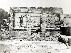 1850年5月28日、デンダラのハトホル神殿