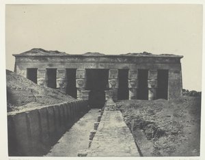 General View、Dendera Teutyres の大神殿、上エジプト、184951 年、1852 年に印刷。 作： Maxime Du Camp