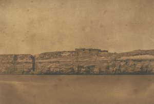 ジェベル・エル・テイルと滑車の修道院の眺め（1850年）。 作： Maxime Du Camp