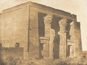 1850年4月5日、ダクケー・プセルシス神殿のプロナオスのファサードの様子。