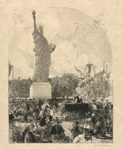 1885年、アメリカ人によってパリ市に提供された、世界を啓発する自由。