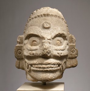 雨の神の頭、1000年頃（石灰岩の化石 作： Mayan