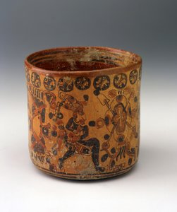 円筒形花瓶、650～850年頃（陶製、オレンジ色の上に赤と黒のスリップペイント 作： Mayan Mayan