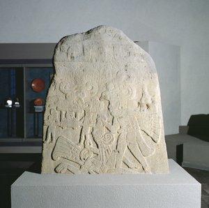 メキシコ、チアパス州イザパのステイル21、古典期前期（西暦300～600年）（石材） 作： Mayan Mayan