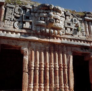 宮殿の眺め 作： Mayan Mayan