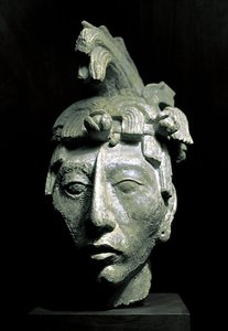 戦士の頭（彫刻、683年頃 作： Mayan Mayan