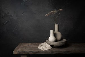 モダンな花瓶の静物 作： 