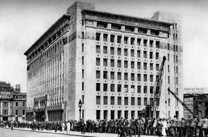 アデレードハウス、ロンドン、1926-1927。 作： McLeish