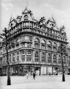 テムズ音楽院、1926年から1927年の事務所を収容するストランドの建物。 作： McLeish