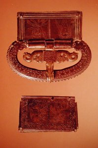 ランディファイ（エイスン）のベルトバックル（ブロンズ 作： Merovingian Merovingian