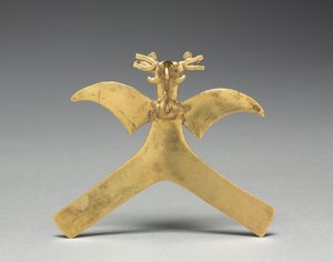 バードペンダント、c。 1000-1550（キャストゴールド） 作： Mesoamerican Mesoamerican