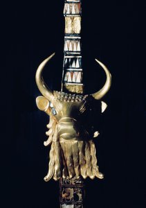 雄牛の頭、ハープの装飾、紀元前2800〜2300年（金色の木材）（198659を参照）
