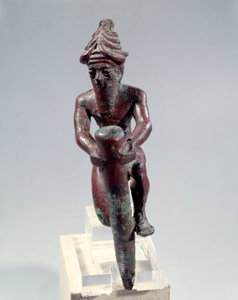 メソポタミア：釘を押す神を描いた銅製の基礎像。紀元前2150年頃。テッロから。パリ、ルーブル美術館 作： Mesopotamian Mesopotamian