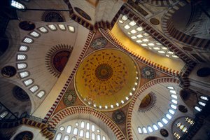 スレイマニエ・モスクの内部 作： Mimar Sinan