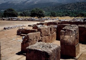 ミノア文明：紀元前2000年頃のマリア（またはマリア）の宮殿跡の様子。