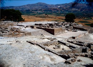 ミノア文明：ファイストス（フェストス）の宮殿の西翼の眺め 前1950-1700年。クレタ島・ファイストス