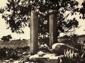 ファシズムの時代に帝国を築く。コハイトに残るアクスム（1936年9月5日）（モノクロ写真 作： Modestino Baldinetti