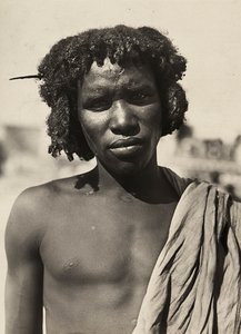 ファシストの時代に帝国を築く。クナマの若者、1936年9月5日（モノクロ写真 作： Modestino Baldinetti