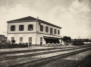 ファシズムの時代に帝国を築く。アスマラの鉄道駅（1936年9月5日）（モノクロ写真 作： Modestino Baldinetti