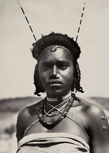 ファシストの時代に帝国を築く：クナマ族の少女 1936年09月05日（モノクロ写真 作： Modestino Baldinetti